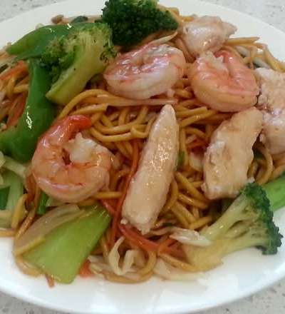 Teriyaki Chicken And Prawn Noodle 