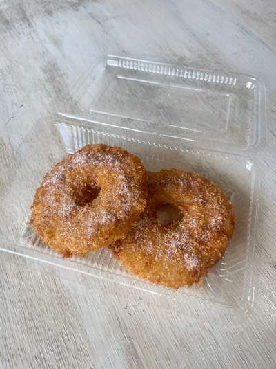 Pineapple fritter with lemon pepper salt(2 pc)